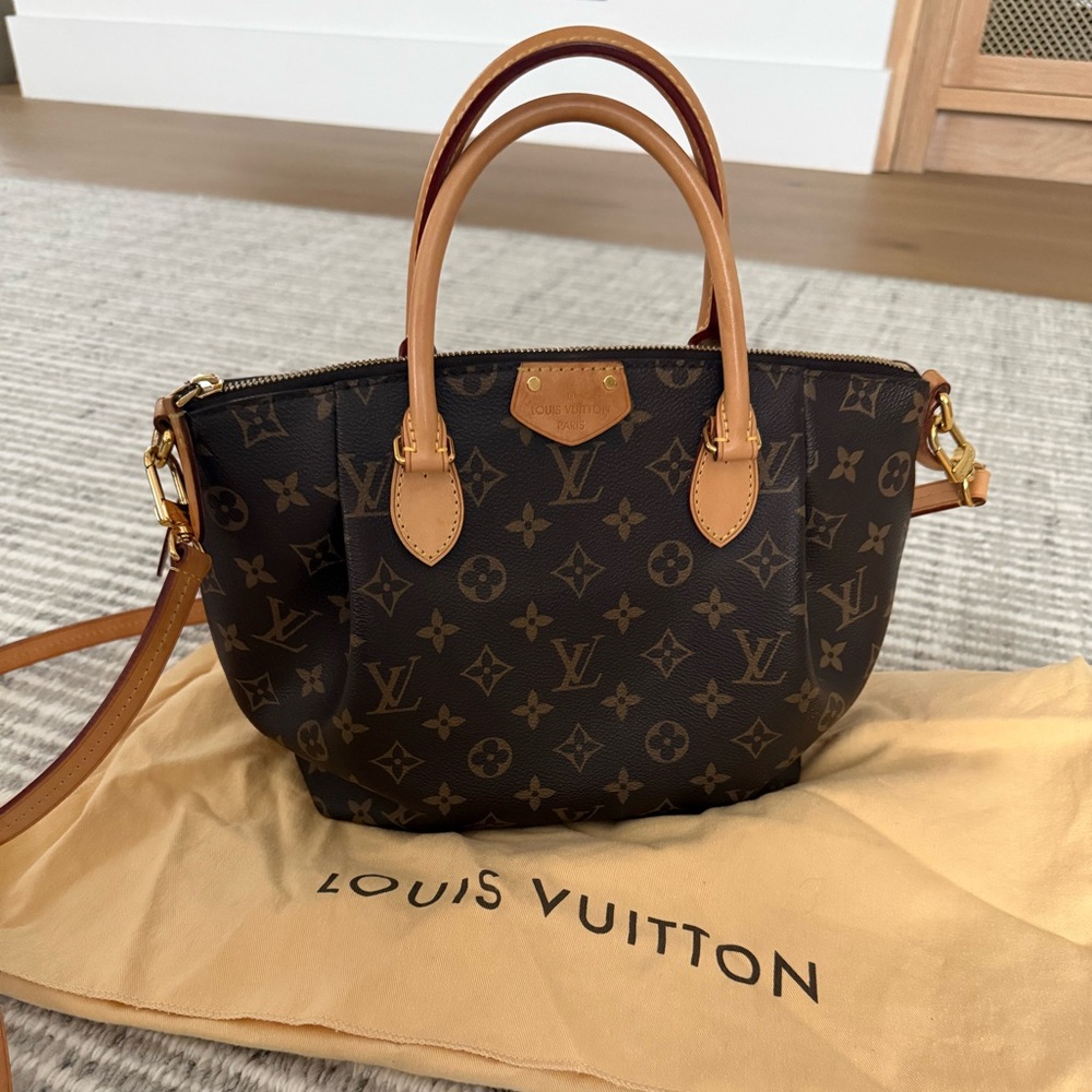 LAST CHANCE- Louis Vuitton Monogram Turenne PM